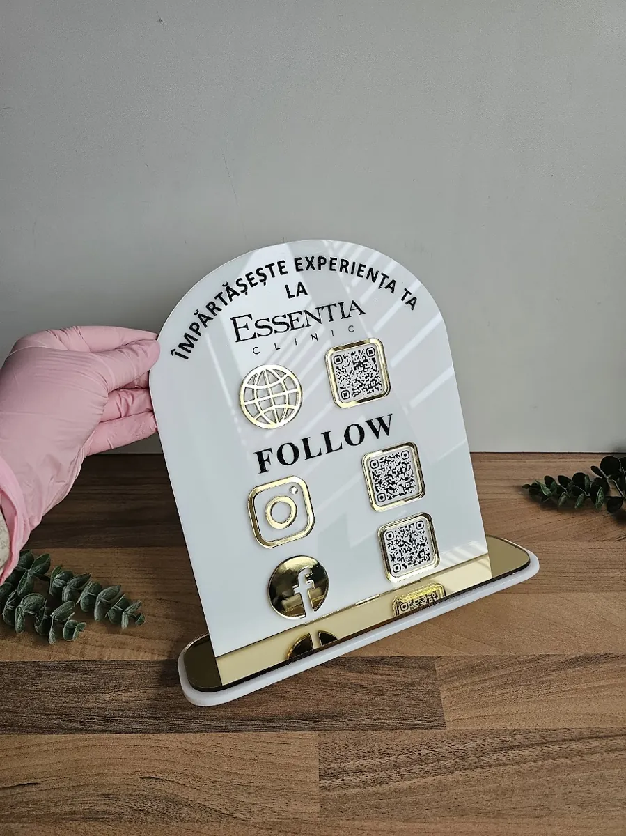 Plăcuţă cu coduri QR Essentia Clinic