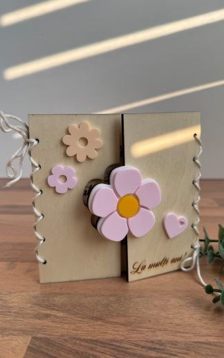 Felicitare din lemn – Martie